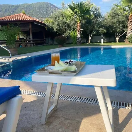 Gocek Inlicede Havuzlu 4+1 Villa, Inlice Willa *
